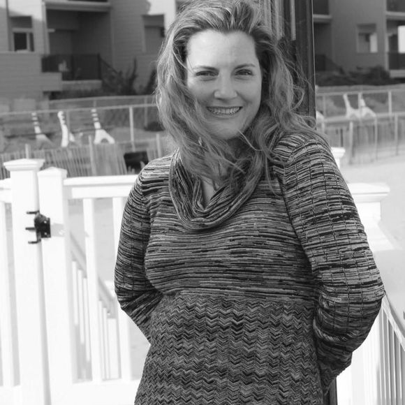 Meet your Posher, Amanda - Picture 1 of 1